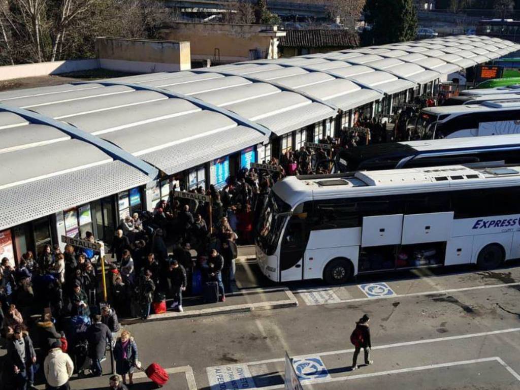 Dallautostazione-Tibus-alle-sedi-dei-concorsi-senza-stress-con-il-servizio-di-NCC-si-puo