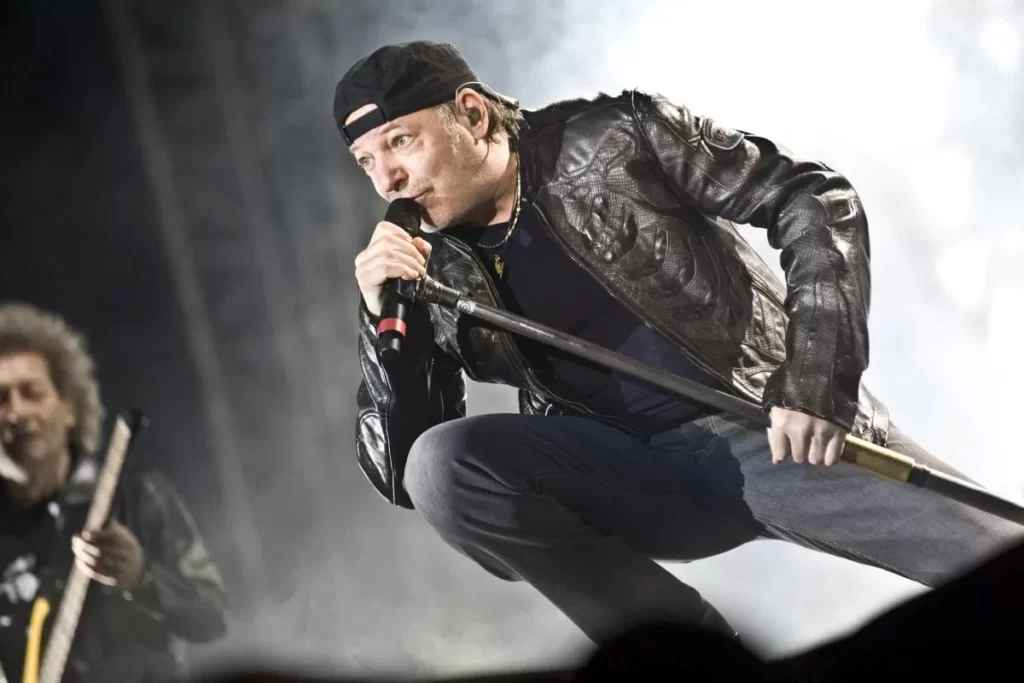 VASCO-ROSSI-TORNA-IL-CONCERTO-A-ROMA-COME-ASSISTERE-ALLO-SPETTACOLO-DELLANNO-SENZA-PENSIERI-E-NEL-COMFORT-A